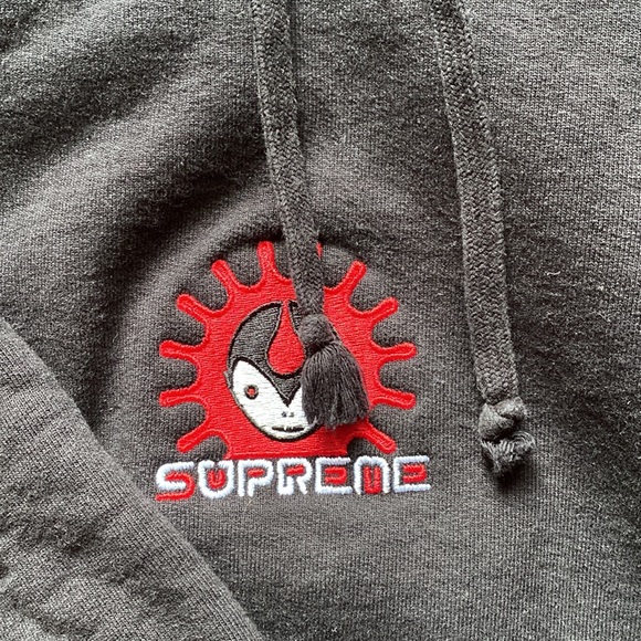 Supreme Hoodie - Picture 2 of 4
